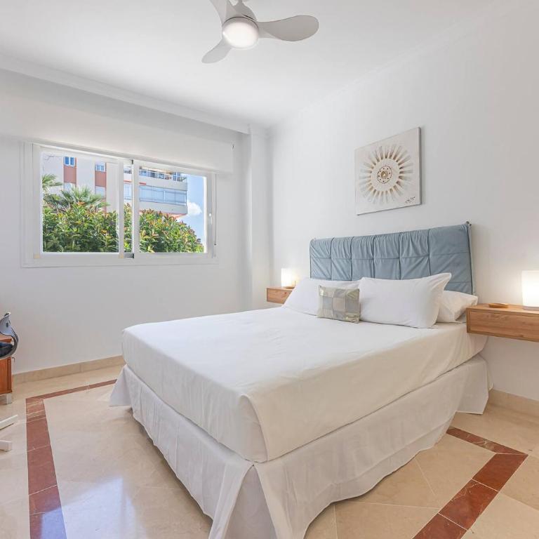 Elegant Apartment, Steps from the Sea with Parking Included - Two-Bedroom Apartment - 2