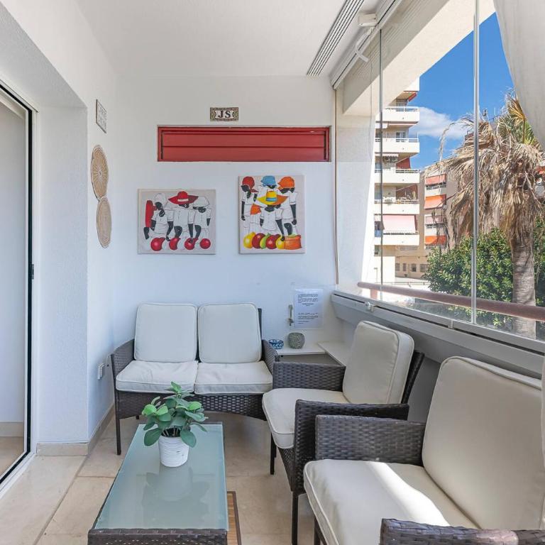 Elegant Apartment, Steps from the Sea with Parking Included - Two-Bedroom Apartment - 3