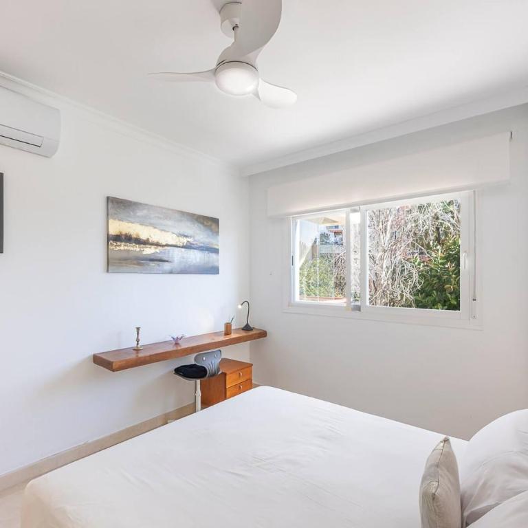 Elegant Apartment, Steps from the Sea with Parking Included - Two-Bedroom Apartment - 17