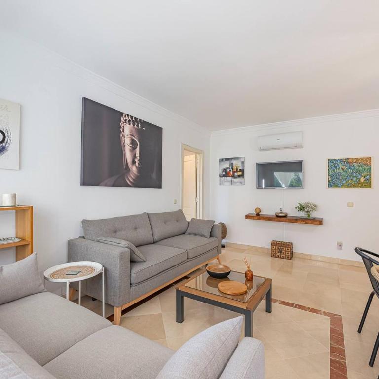 Elegant Apartment, Steps from the Sea with Parking Included - Two-Bedroom Apartment - 32