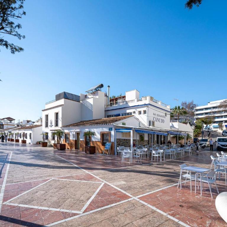 Elegant Apartment, Steps from the Sea with Parking Included - Two-Bedroom Apartment - 59