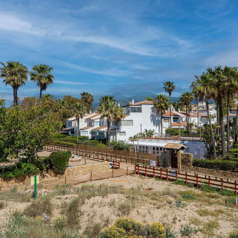 Townhouse w/ Swimming Pool and Underground Parking - Casa de 3 dormitorios - 15