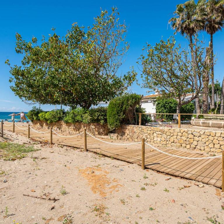 Townhouse w/ Swimming Pool and Underground Parking - Casa de 3 dormitorios - 23