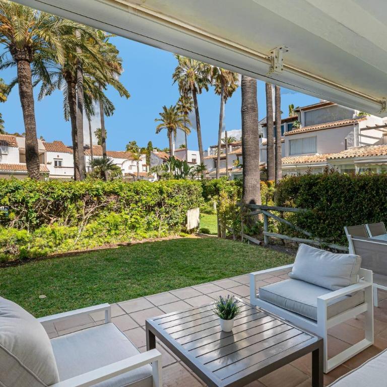 Townhouse w/ Swimming Pool and Underground Parking - Casa de 3 dormitorios - 48