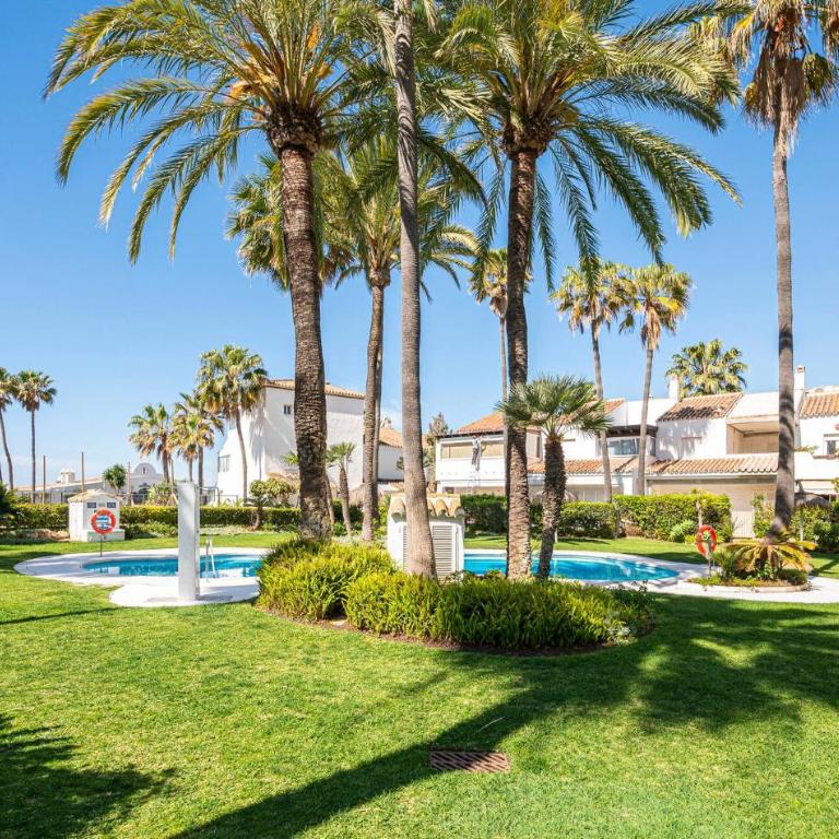 Townhouse w/ Swimming Pool and Underground Parking - Casa de 3 dormitorios - 57