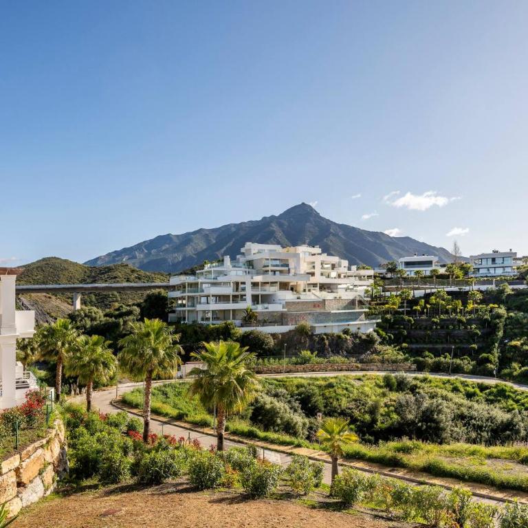 Elegant Duplex Penthouse with Sea and Mountain Views - Apartamento de 2 dormitorios - 73