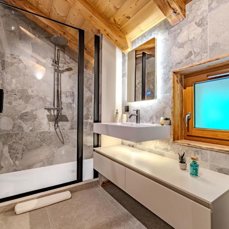 Luxurious Chalet with Sauna & Jacuzzi in Megeve with Parking - Chalet - 34