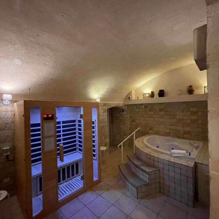 Antica Mateola - Basement Double Room with Spa Bath and Sauna - 4