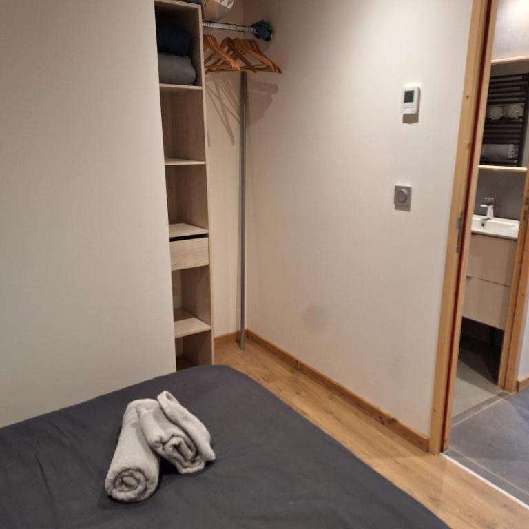 Appartement 4 personnes proche des pistes de ski - One-Bedroom Apartment - 7