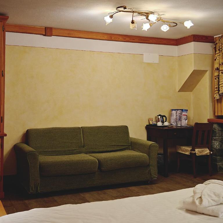 Hotel L' Aiglon - Camera Familiare Superior - 6