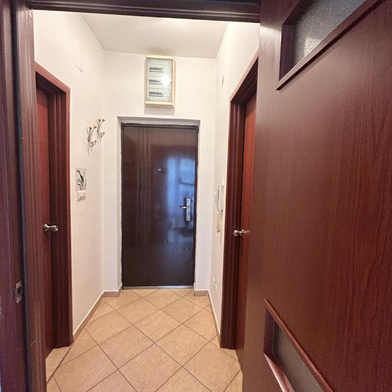 Cozy City Studio in Podgorica, Blok 9 - Studio Apartment - 6