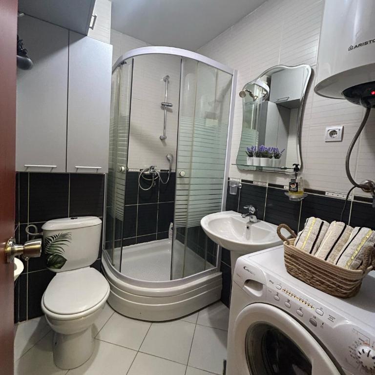 Cozy City Studio in Podgorica, Blok 9 - Studio Apartment - 3