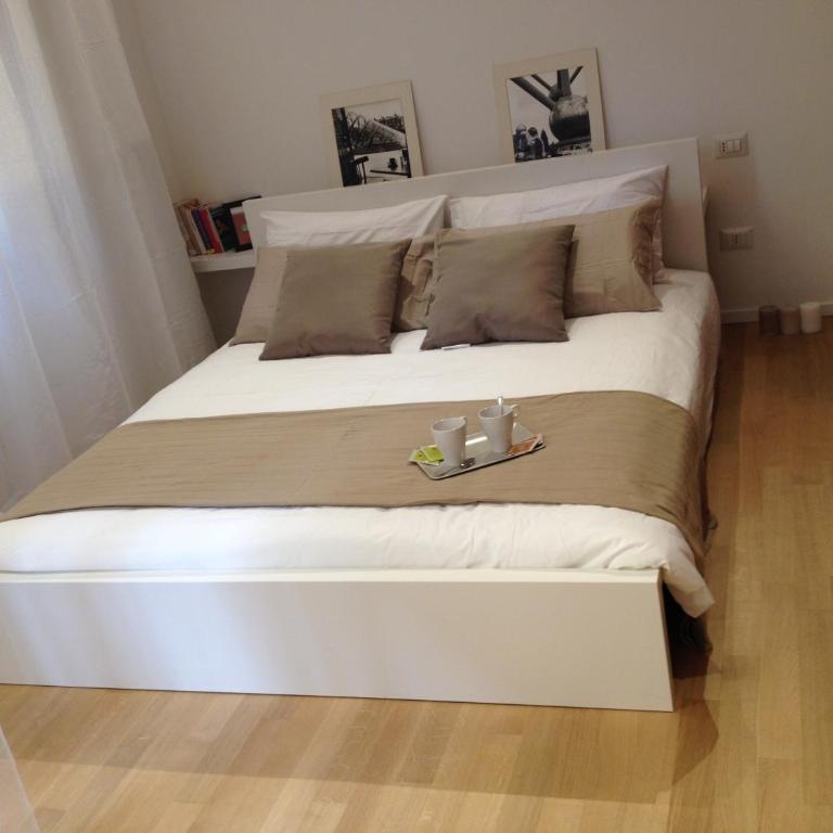 White Apartment in San Giovanni - Camera Matrimoniale - 8