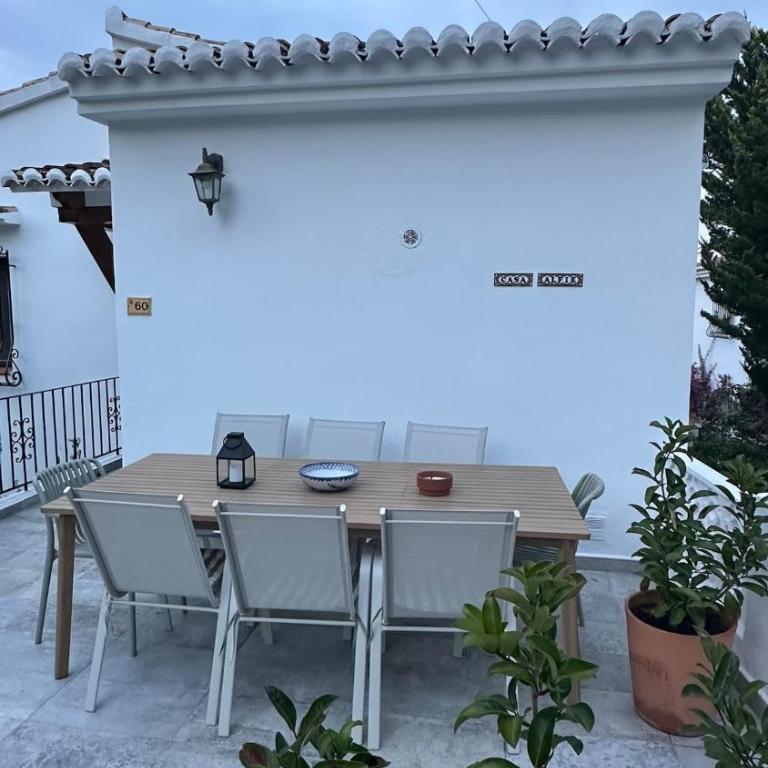 Beautiful house in Moraira with shared pool - Three-Bedroom House - 5