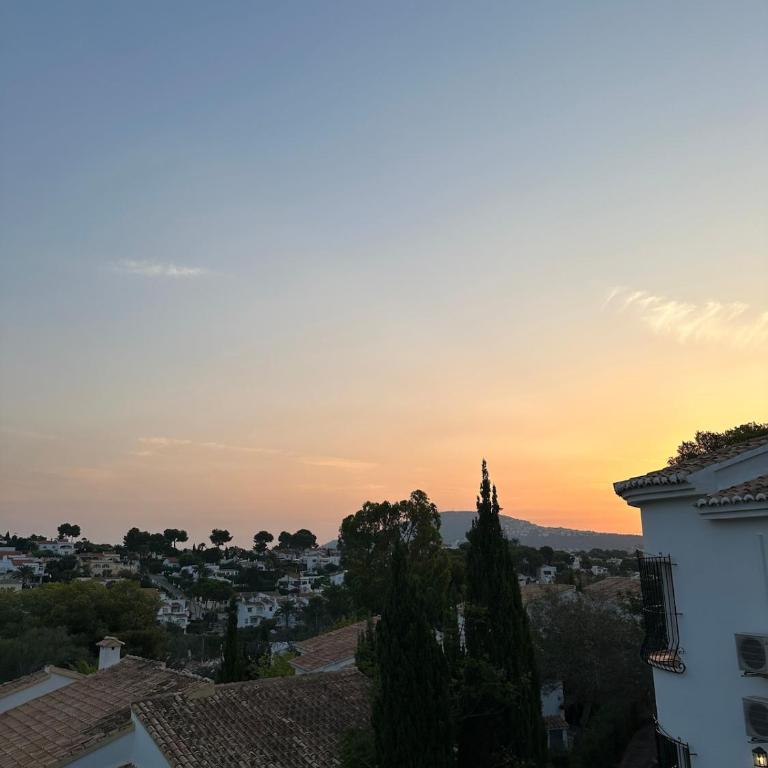 Beautiful house in Moraira with shared pool - Three-Bedroom House - 9