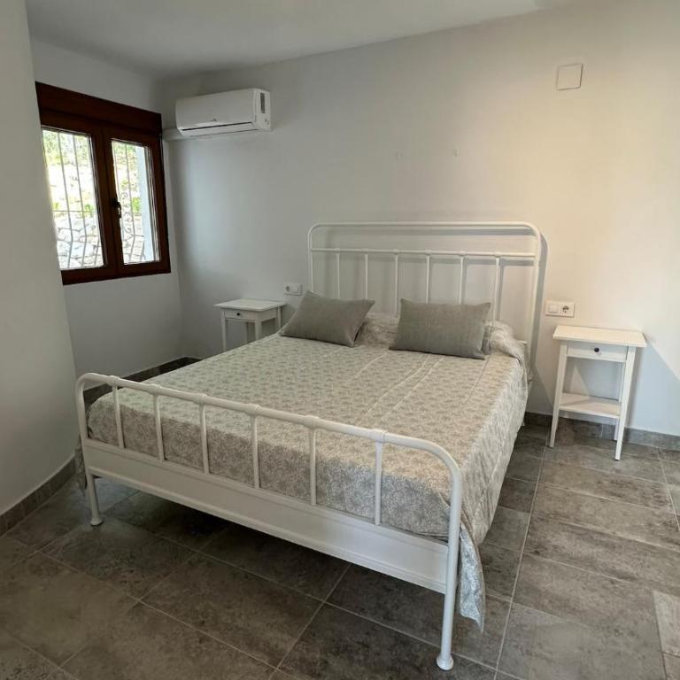 Beautiful house in Moraira with shared pool - Three-Bedroom House - 11