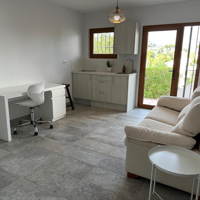 Beautiful house in Moraira with shared pool - Three-Bedroom House - 18
