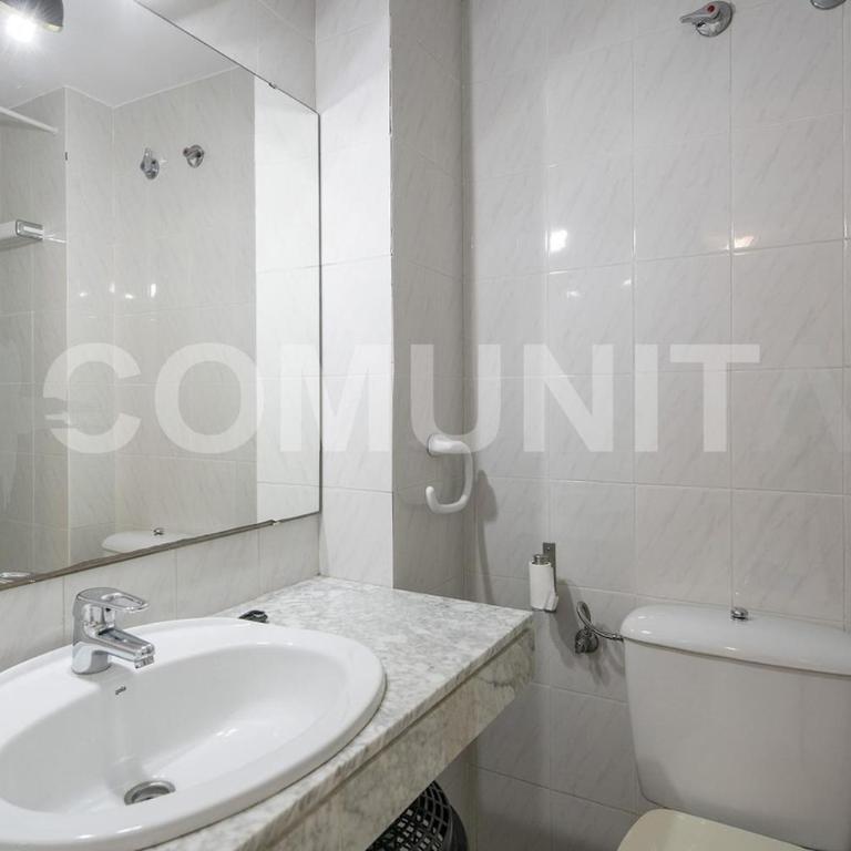 Apartamento con piscina y aparcamiento en Playa de Aro - Apartamento de 3 dormitorios - 8