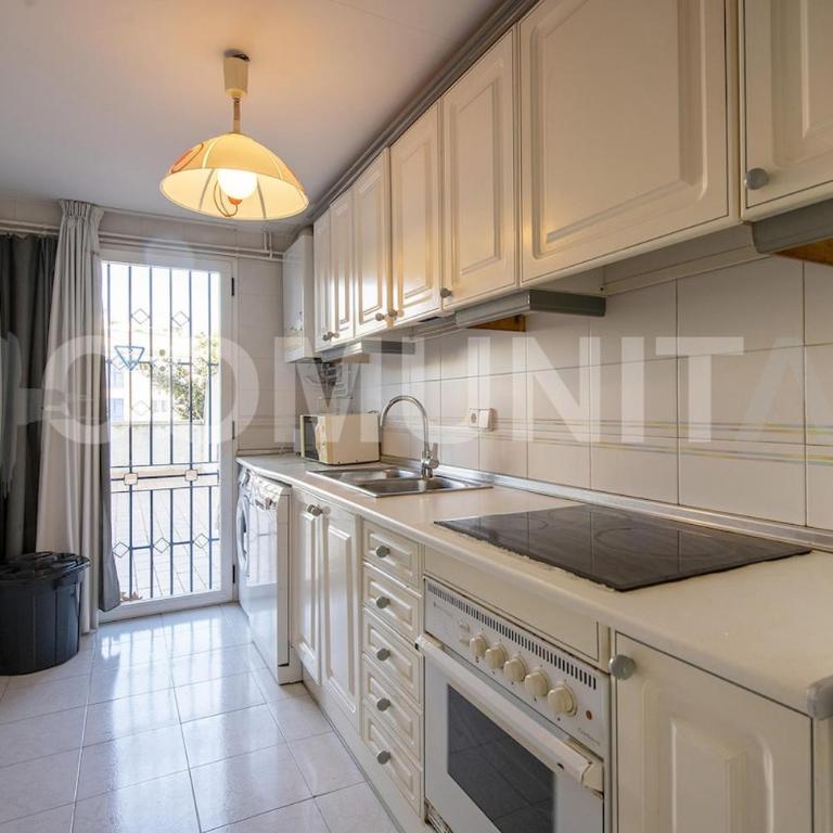 Apartamento con piscina y aparcamiento en Playa de Aro - Apartamento de 3 dormitorios - 10