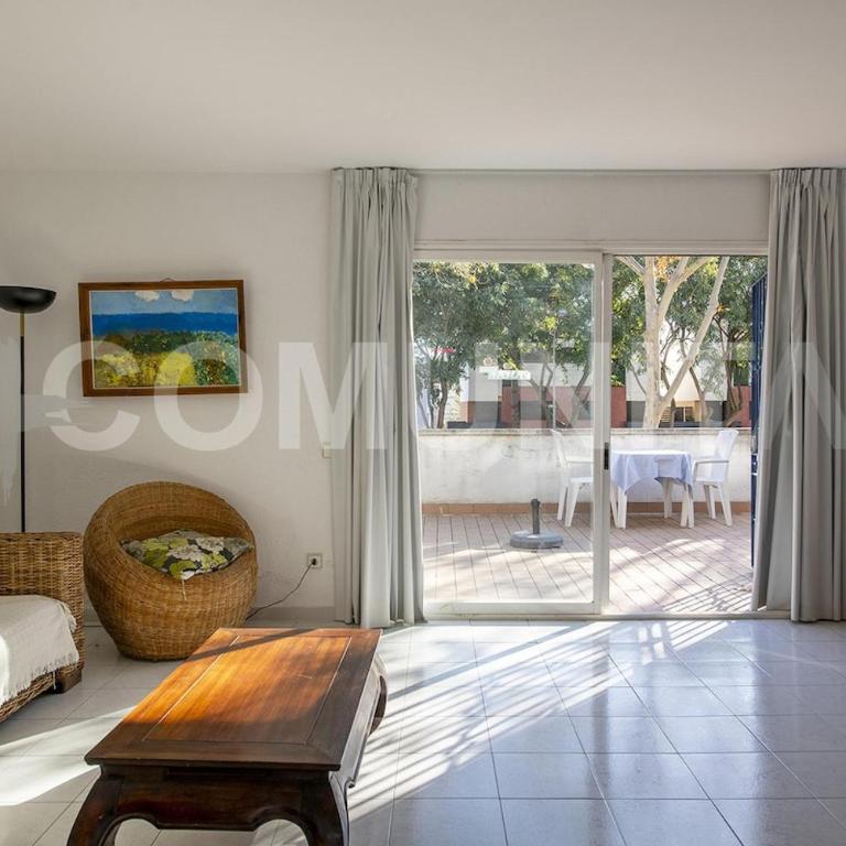 Apartamento con piscina y aparcamiento en Playa de Aro - Apartamento de 3 dormitorios - 12