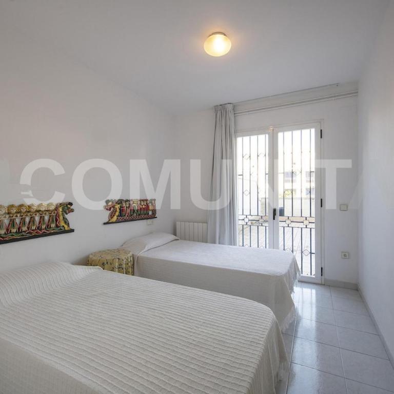 Apartamento con piscina y aparcamiento en Playa de Aro - Apartamento de 3 dormitorios - 13