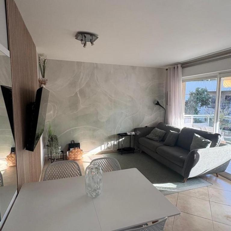 Bel appartement en bord de mer avec piscine lagon et jardin, en résidence sécurisée - Appartement 2 Chambres - 14