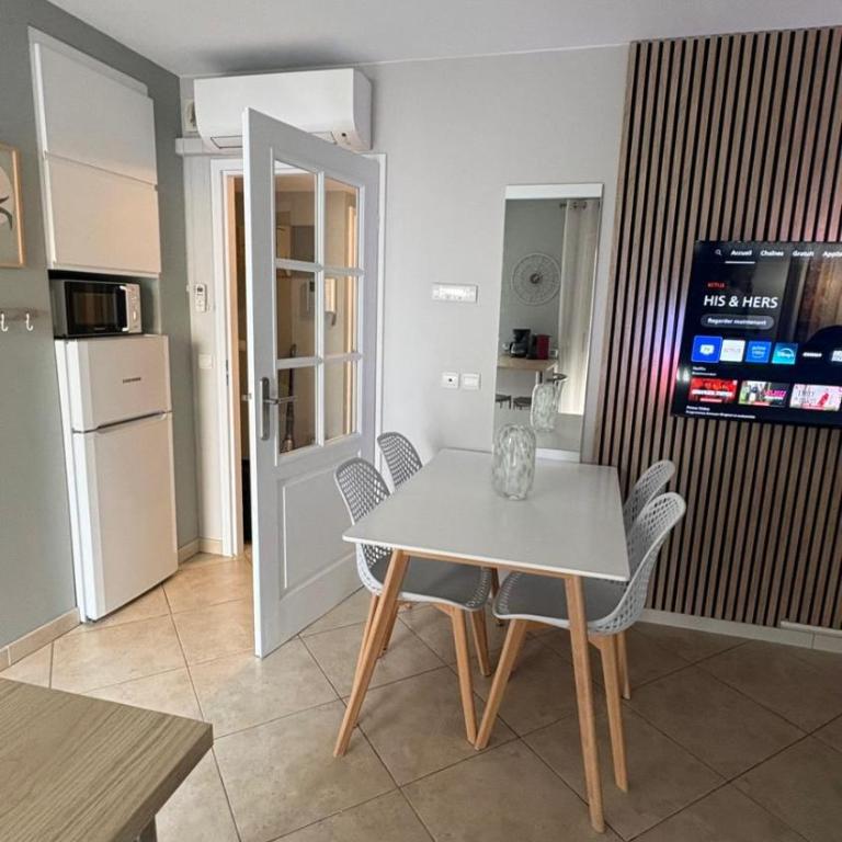 Bel appartement en bord de mer avec piscine lagon et jardin, en résidence sécurisée - Appartement 2 Chambres - 12