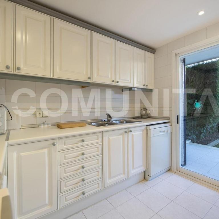 Apartamento céntrico con piscina y aparcamiento - Apartamento de 2 dormitorios - 8
