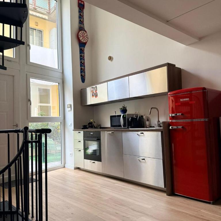 Loft con giardino privato a Milano - Appartamento con 1 Camera da Letto - 4