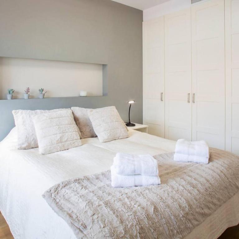 Unbeatable Location Fuengirola - Apartamento de 1 dormitorio - 2