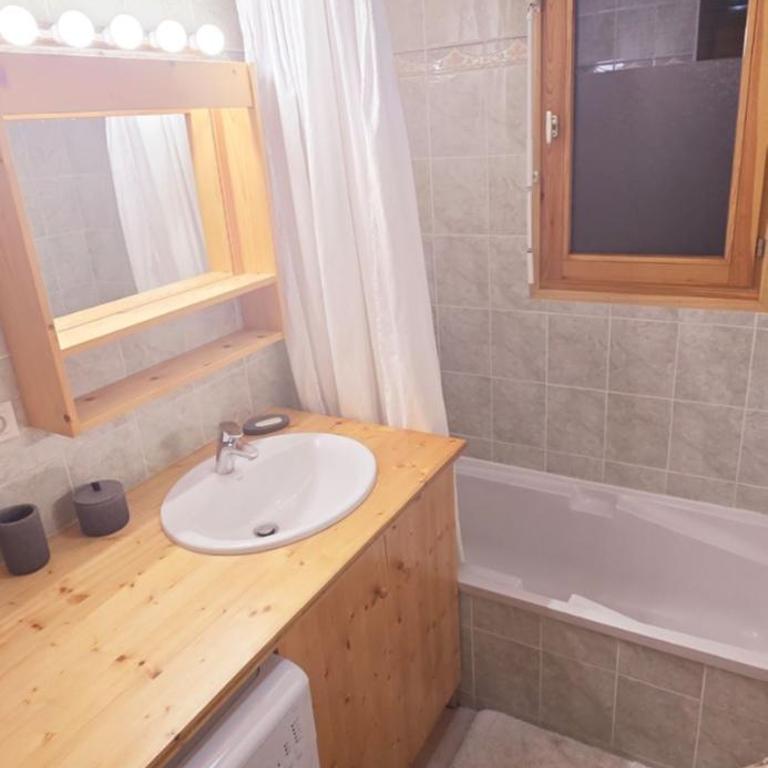 LES BEULETTES b - Two-Bedroom Apartment - 13