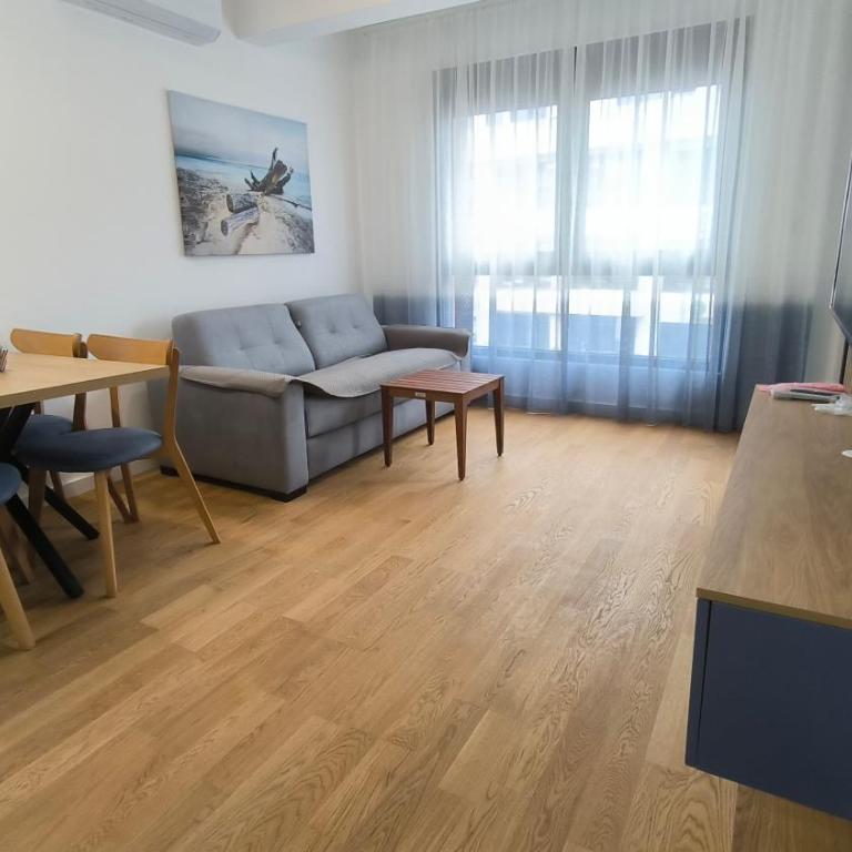Apartments LORA Novi Bar - One-Bedroom Apartment with Balcony and City View - 18