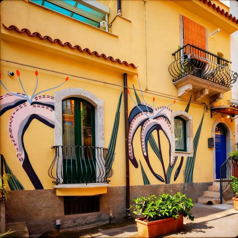 Home 29 Taormina City Center - Two-Bedroom House - 3