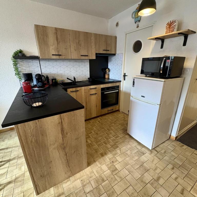 Studio sur le port avec piscine & terrasse - Studio with Terrace - 4