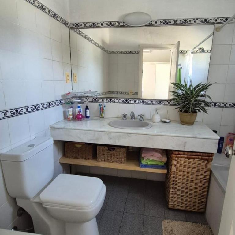 Amplia casa en La barra a cuadras del mar - Four-Bedroom House - 6