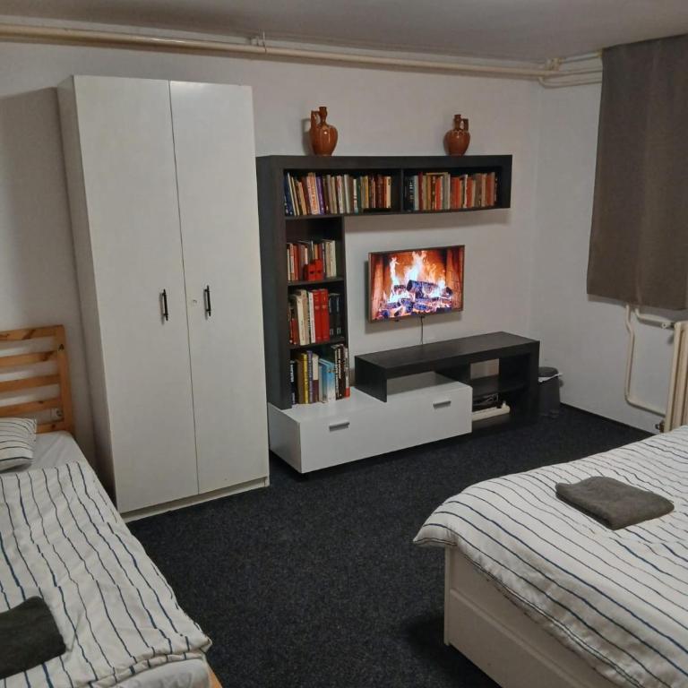 Smart hostel - Niskobudžetna Trokrevetna Soba - 5