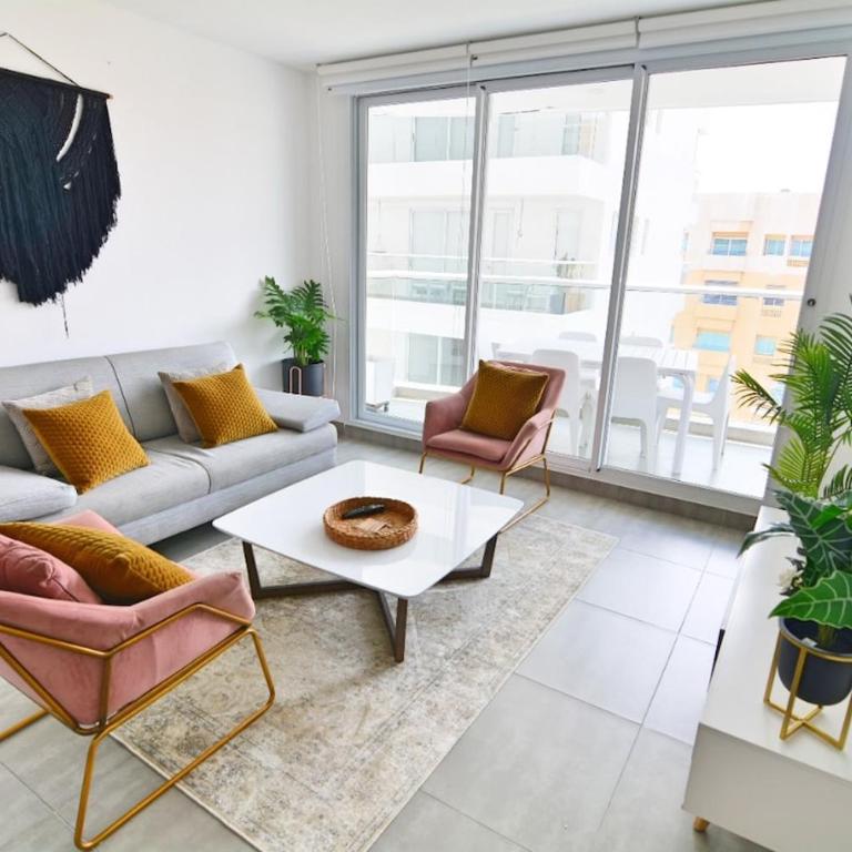 Lujoso Condominio con acceso a playa - Apartamento de 2 dormitorios - 1