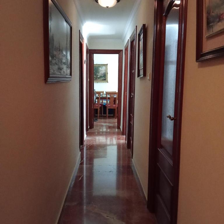 Habitación Privada Vista al Balcón - Two-Bedroom Apartment - 4