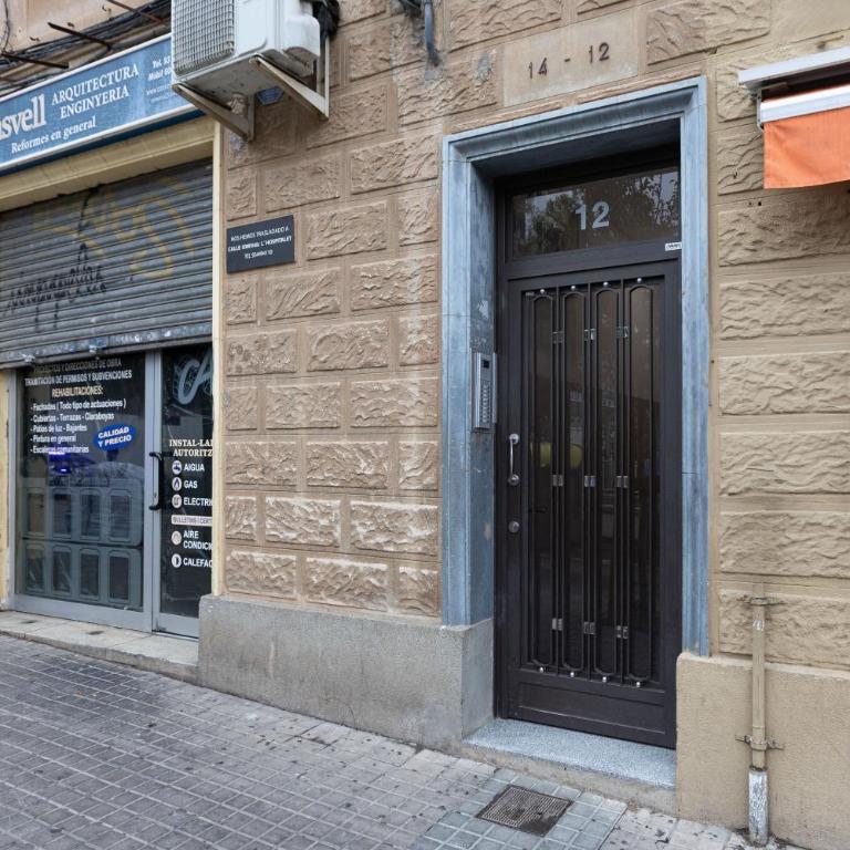 Beautiful and Comfortable Apartment for 6 People Next to Fira de Barcelona - Three-Bedroom Standard Apartment - 30
