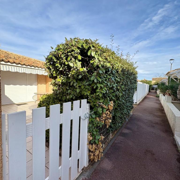 Pavillon avec piscine à deux pas de la plage - Two-Bedroom House - 2