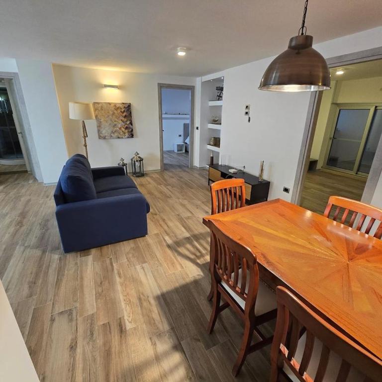 White House con Parcheggio Privato - Two-Bedroom Deluxe Apartment - 3