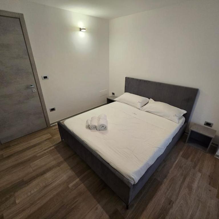 White House con Parcheggio Privato - Two-Bedroom Deluxe Apartment - 8