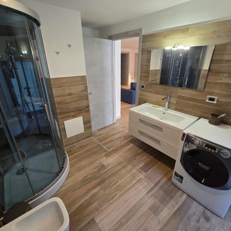 White House con Parcheggio Privato - Two-Bedroom Deluxe Apartment - 9
