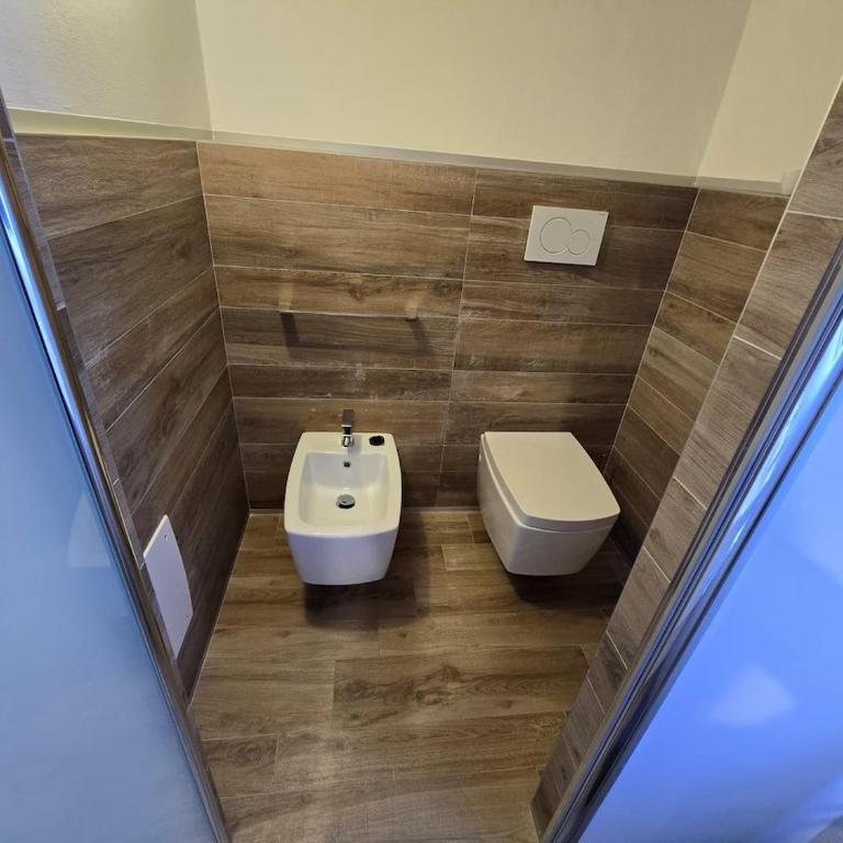 White House con Parcheggio Privato - Two-Bedroom Deluxe Apartment - 18