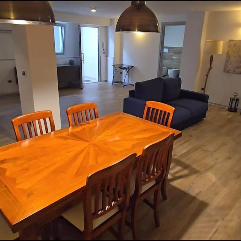White House con Parcheggio Privato - Two-Bedroom Deluxe Apartment - 22