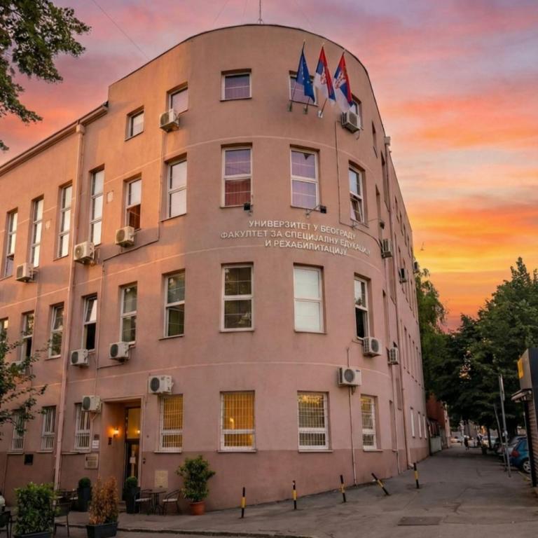 BGD Downtown Hostel - Bed in 8-Bed Dormitory Room - 6