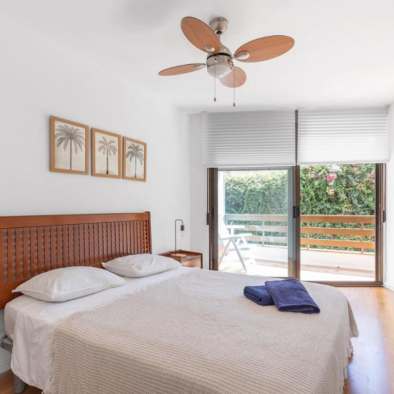 Comfy Apartment 150m from San Juan Beach - Three-Bedroom Apartment - 17