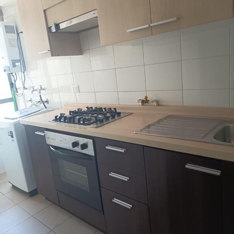 Depto en viña del Mar Wifi, estacionamiento, cerca mall arauco, playa - Three-Bedroom Apartment - 4