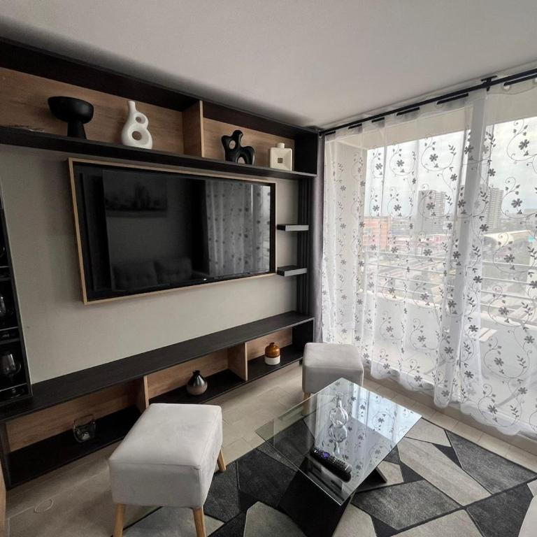 Moderno departamento en Macul con ubicación privilegiada - Two-Bedroom Apartment - 9