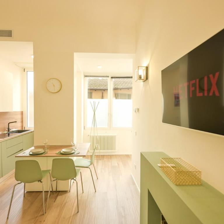 Apt 2 min from station and lake with WiFi and AC - One-Bedroom Apartment - 6